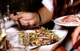 4 Ways to Save Money When Hosting a Big Family Dinner