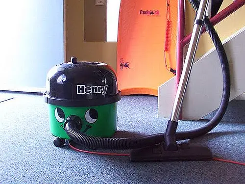 numatic-henry-hvr200-a2