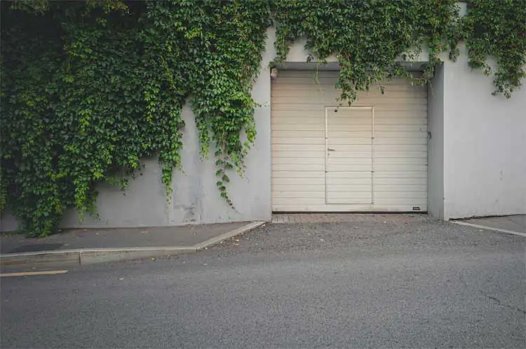 Street-Appeal-with-a-Fresh-Exterior