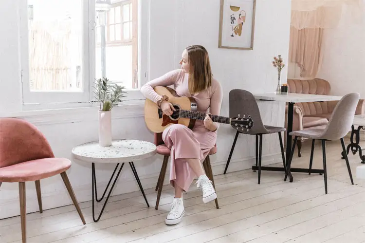 how-to-play-the-guitar